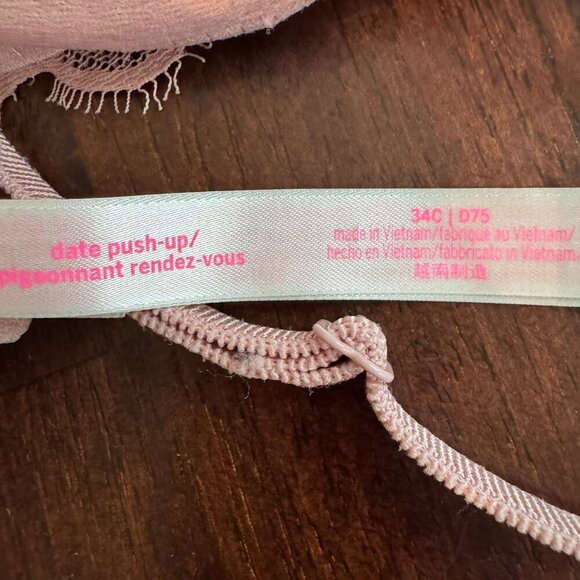 PINK Victoria's Secret Bra - Picture 4 of 4
